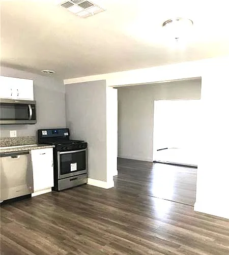 1518 El Segundo Ave — Photo 6