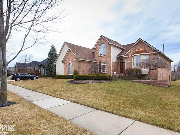 2nd image of 56472 Dickens Dr