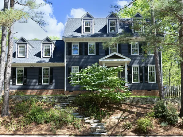 221 Ironwoods Dr, Chapel Hill, NC 27516