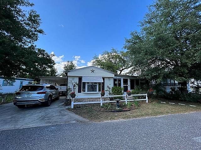 1st image of 403 Cypress Ct