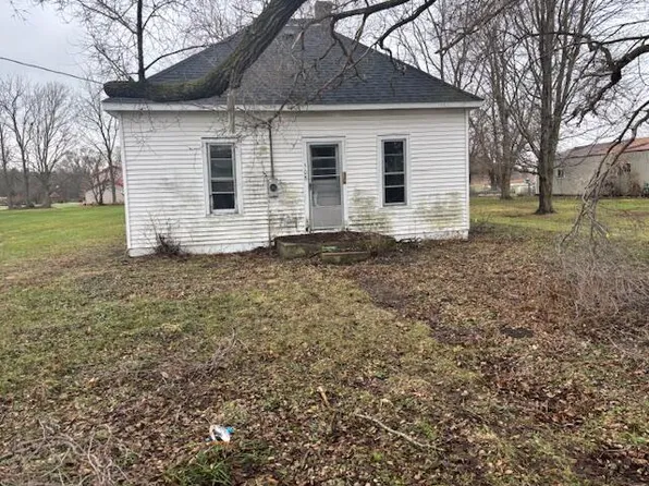 508 N Hobart St, Brook, IN 47922