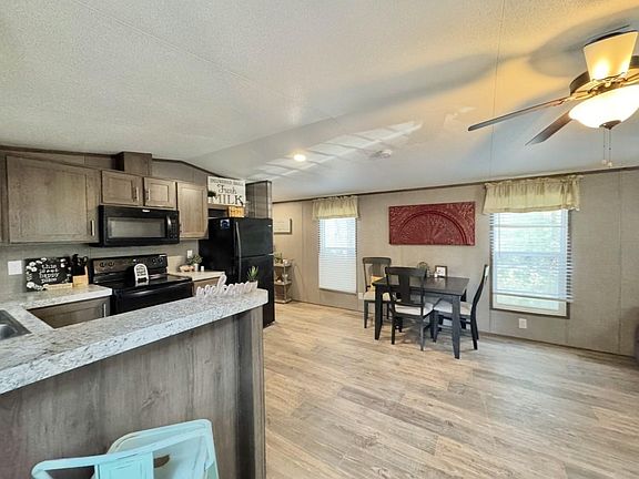 4th image of 1575 County Road B