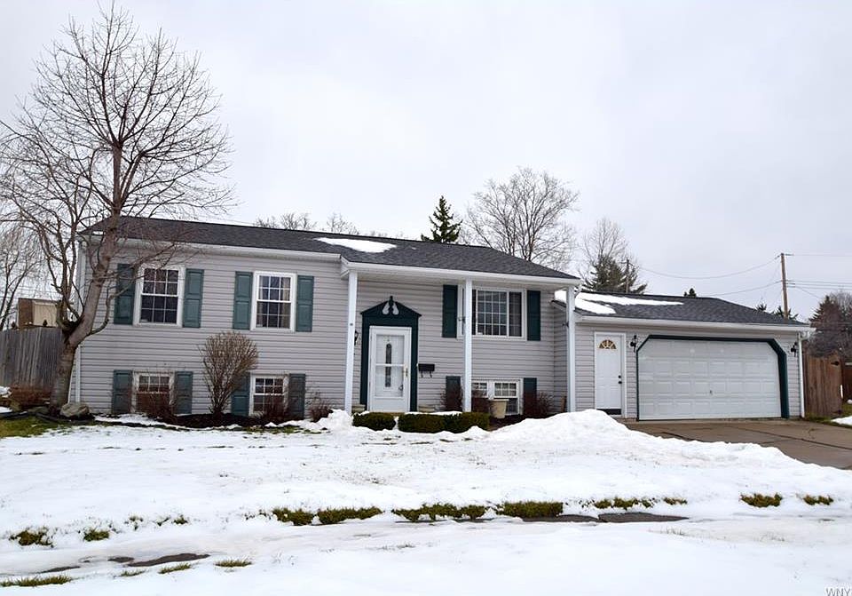 1st image of 222 Rosewood Dr