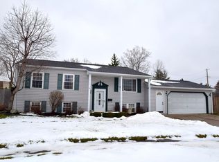 222 Rosewood Dr, West Seneca, NY 14224