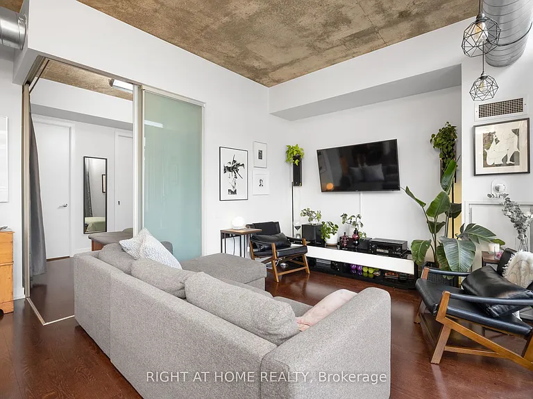 66 Portland St #Penthouse 805 — Photo 6