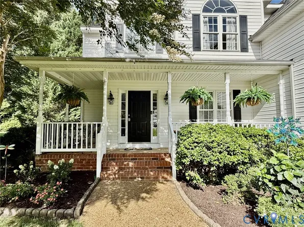 1312 Lomond Dr, Midlothian, VA 23114
