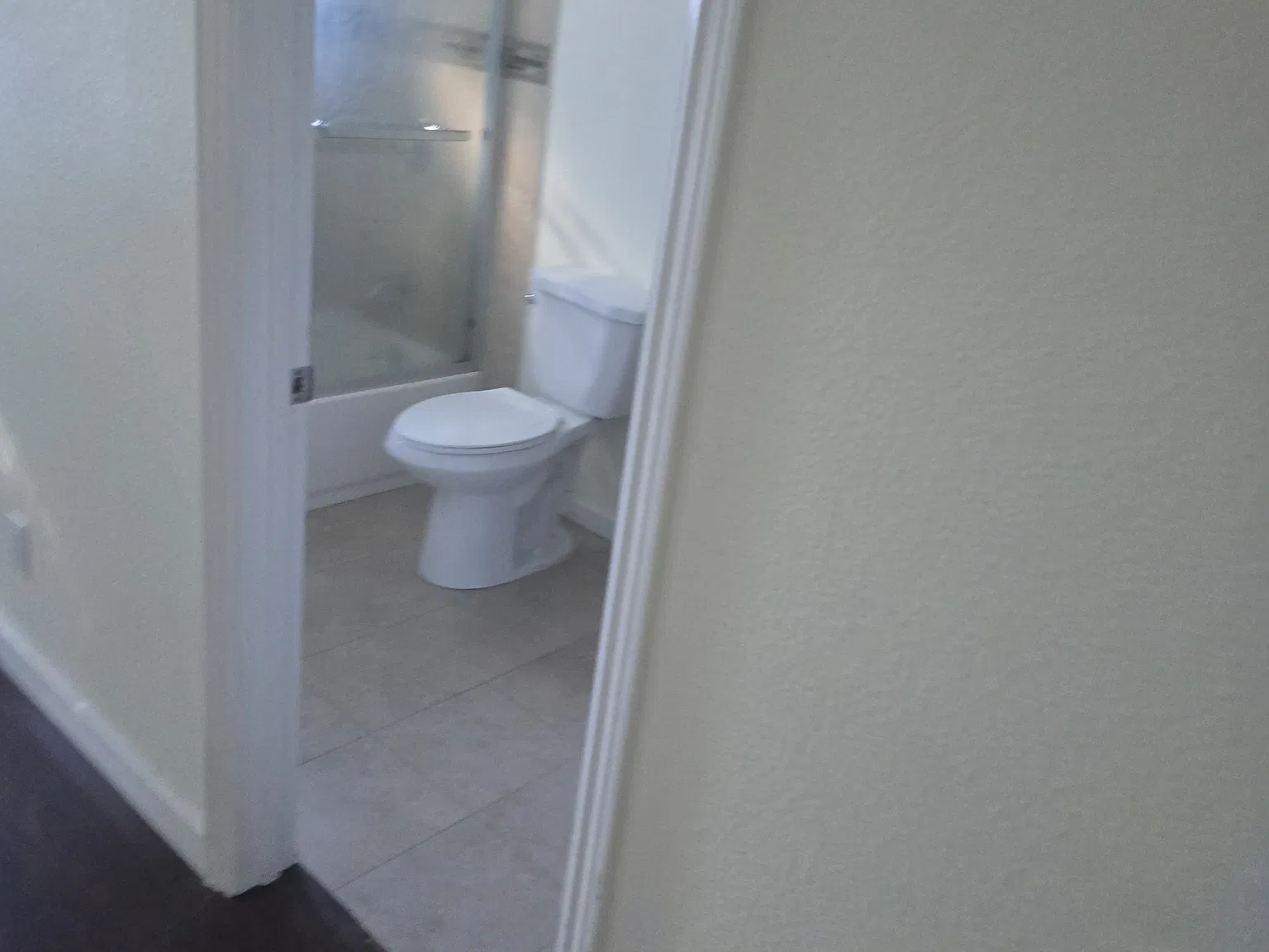 3 bed, 2415 sqft, $1,100 — Photo 2