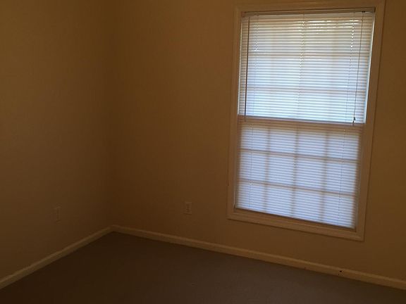 5th image of 126 Oakmont Dr APT 8