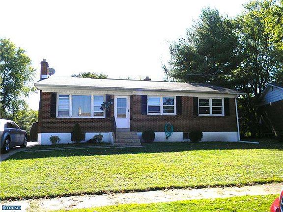 2nd image of 118 Clover Cir