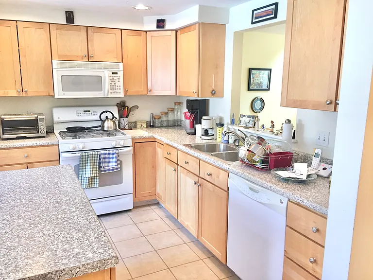 25 Signature Dr — Photo 8
