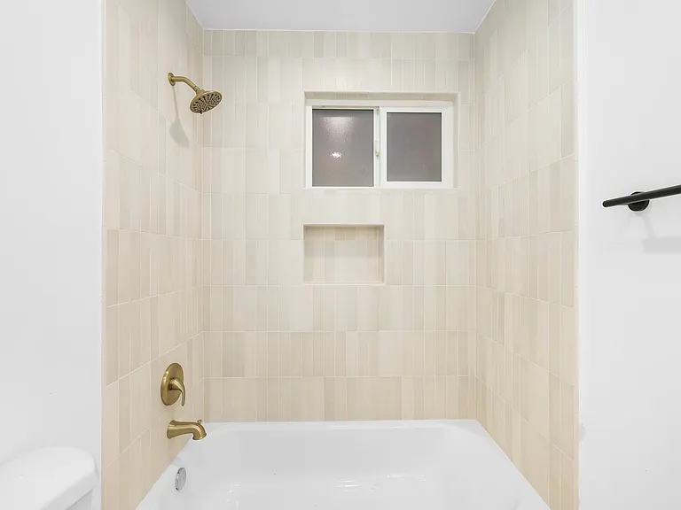 3020 E 3rd St #12 — Photo 14