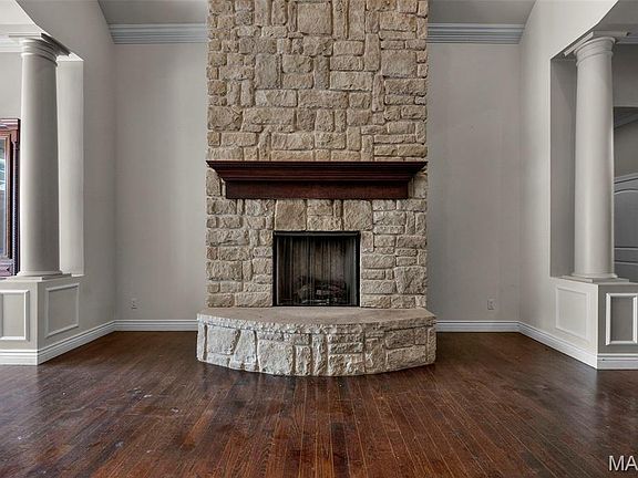2nd image of 425 Windwood Lake Dr