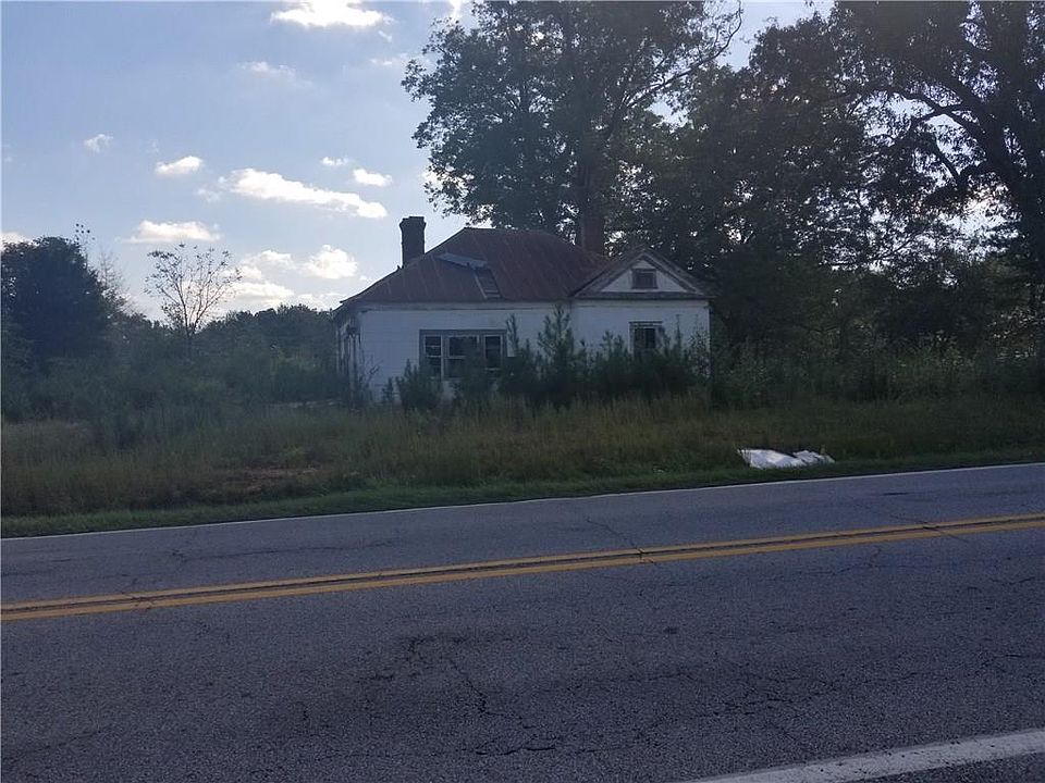 2nd image of 1836 Fairview Rd