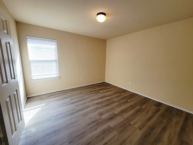 10032 Daly Dr — Photo 15