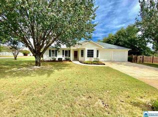 201 King Arthur Pl, Alabaster, AL 35007