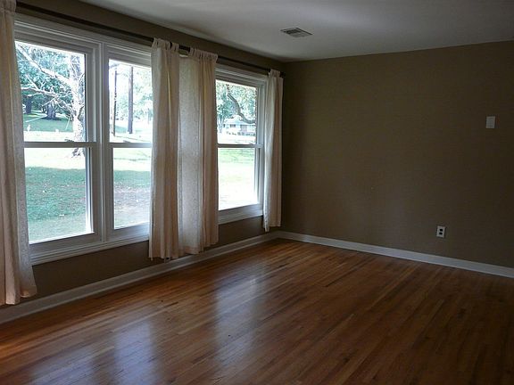 2nd image of 5032 Trousdale Dr