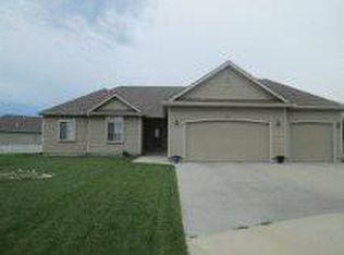 2216 Deven Pl, Salina, KS 67401