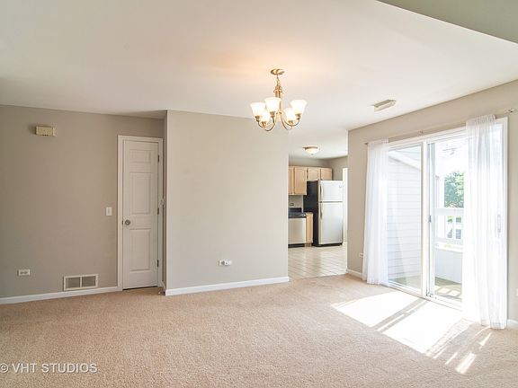 4th image of 933 N Cove Dr