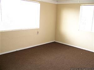 2nd image of 524 E 7th St APT A