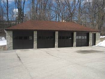 2nd image of 605 Elm Grove Rd