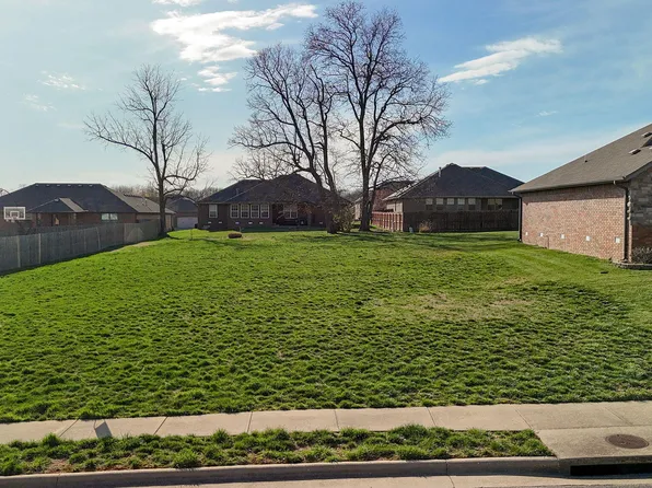 5751 S Winsor Drive, Battlefield, MO 65619