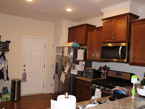 4th image of 1007 Ambrosia Dr