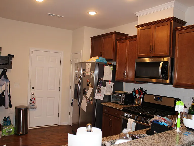 1007 Ambrosia Dr — Photo 4