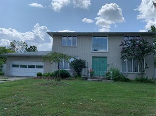 31 Campus Ln, Amherst, NY 14226