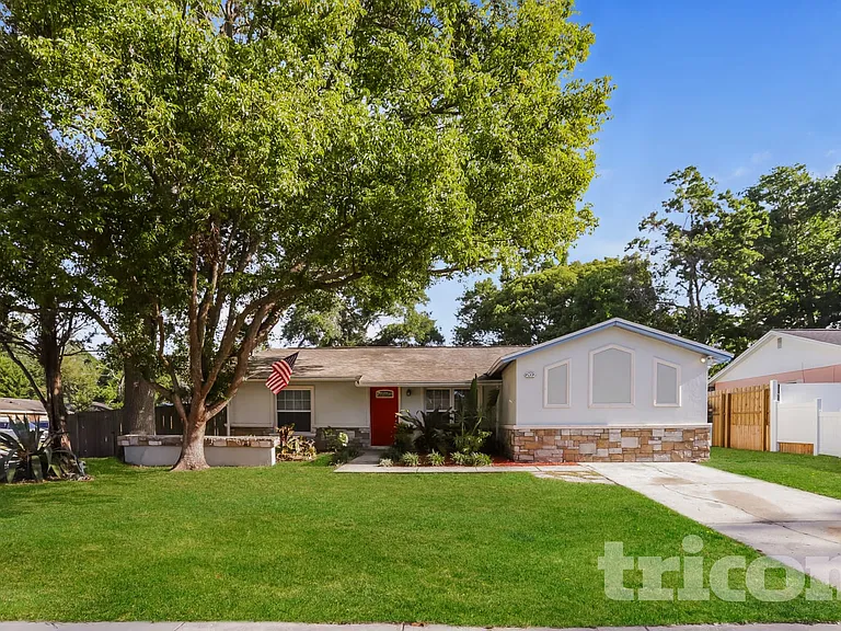 202 Faithway Dr — Photo 1