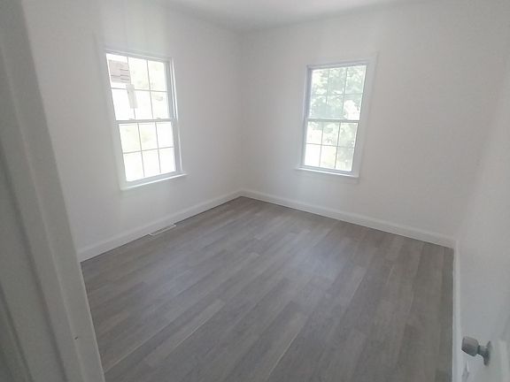 4th image of 267 Berlin Rd