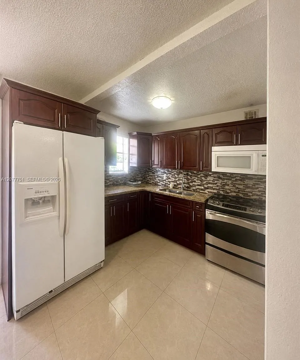 Silver Bluff Est Sec C — Photo 4
