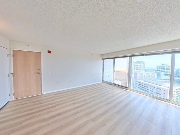 4th image of 1720 Maple Ave APT 2170