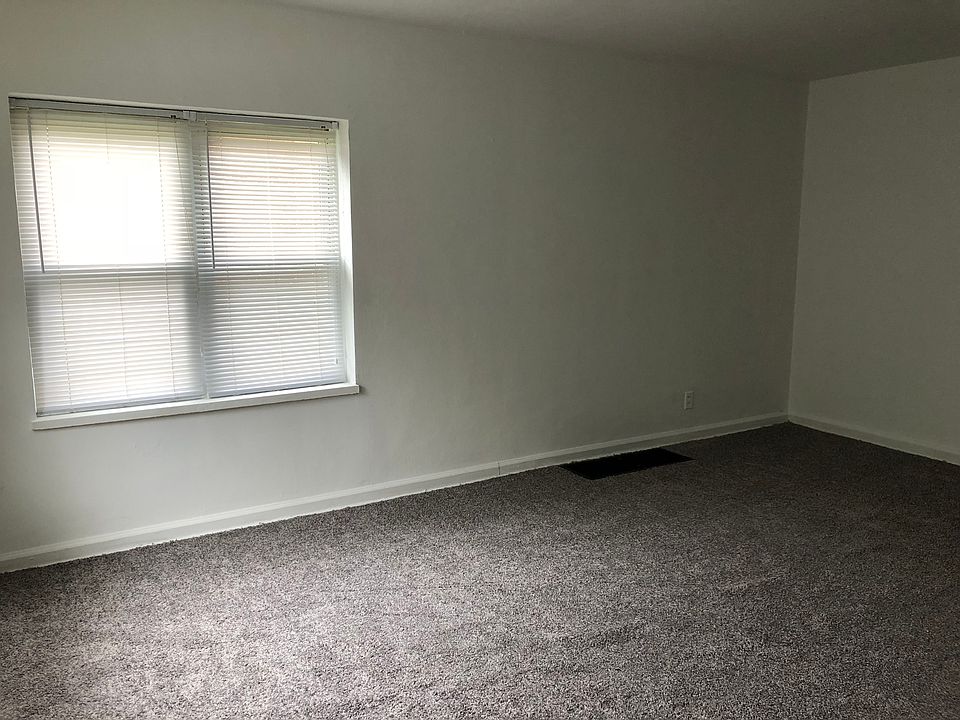 1st image of 638 Redwood Ave APT 1