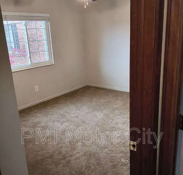 30512 Oakridge Manor Dr — Photo 7