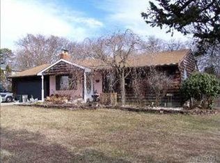 35 Lorring St, Patchogue, NY 11772