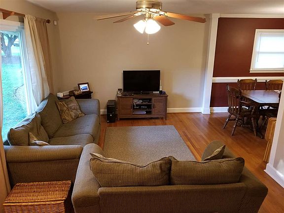 3rd image of 204 Sheffield Dr