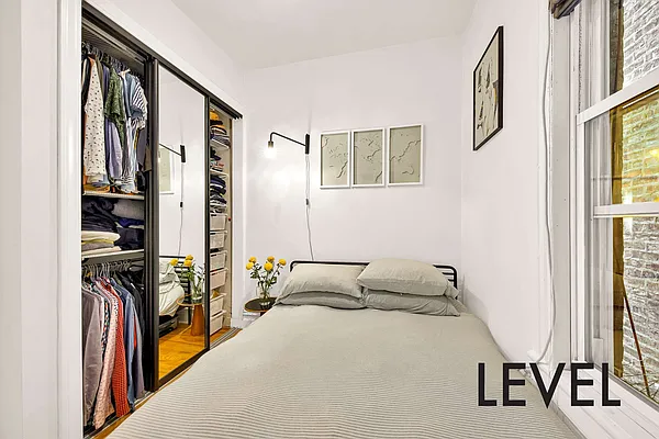 Sold by Level Group | media 9