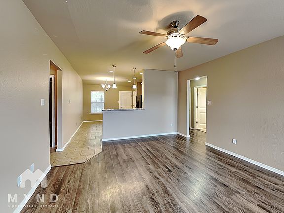 3rd image of 405 Westwood Dr
