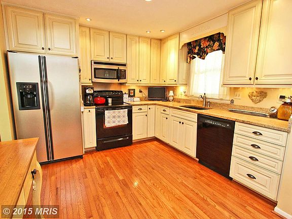 5th image of 826 Flintlock Dr