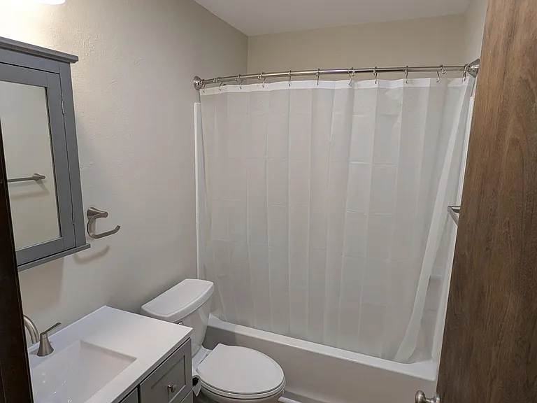 645 Easton Pkwy — Photo 2