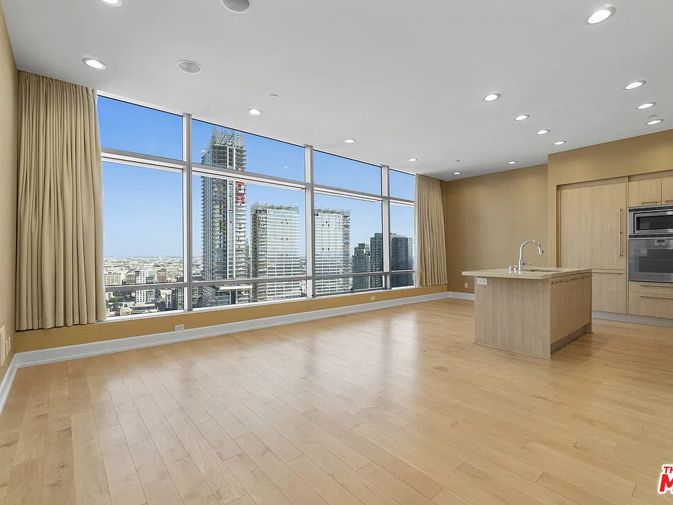 900 W Olympic Blvd #30C