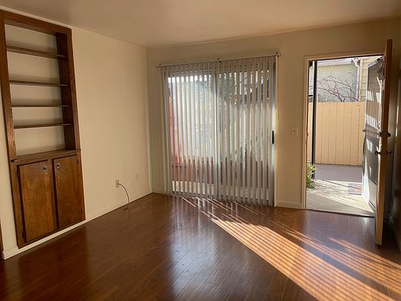 2nd image of 4543 Alabama St APT 2