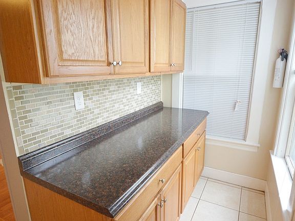 3rd image of 316 Parker St #L2