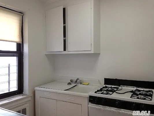 Sold by Douglas Elliman | media 20