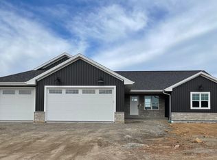 1251 Allen Lee Way, Pulaski, WI 54162