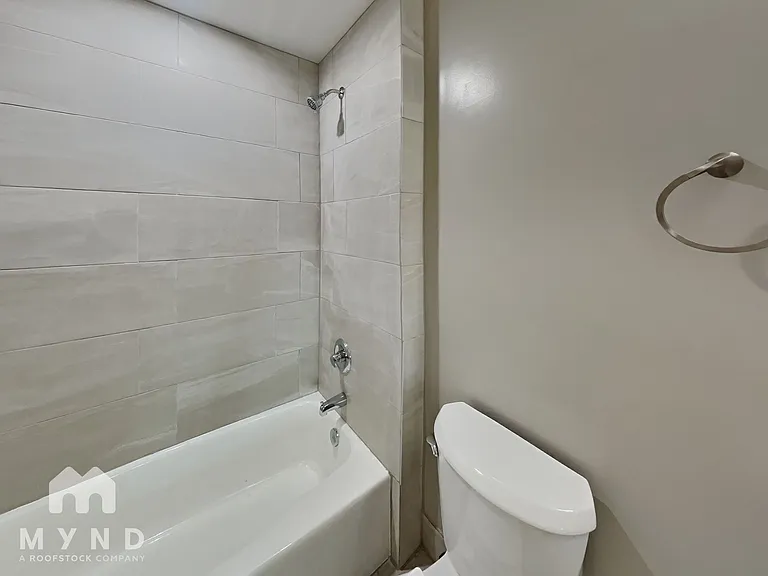 204 E Avenue C — Photo 19