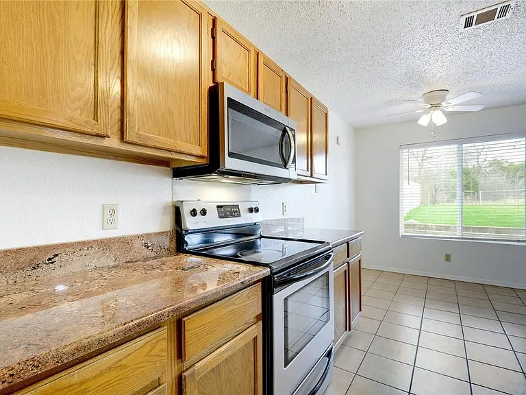 6102 Parkwood Dr #A — Photo 12