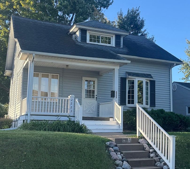 1st image of 2223 W Lombard St