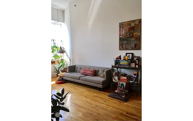 Rented by Douglas Elliman | media 23