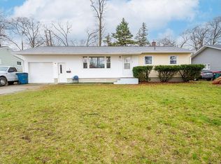 1629 Columbus Ave, Norton Shores, MI 49441